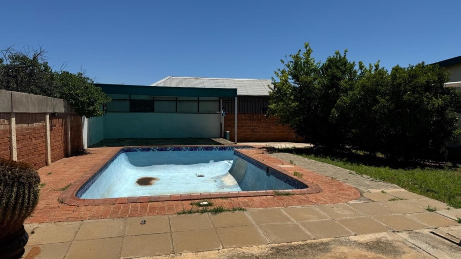 3 Bedroom Property for Sale in Verwoerdpark Northern Cape